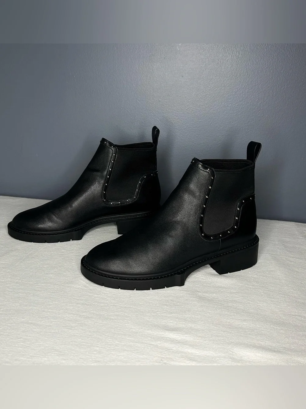 Coach Boots Womens 8 Black Leather Chelsea Studded Ankle Bootie Lory 38.5 Pull